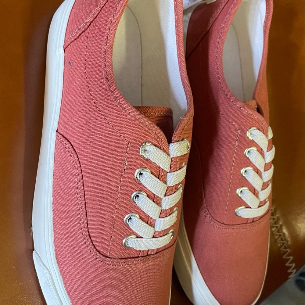 New. Old navy shoes size 4 red.